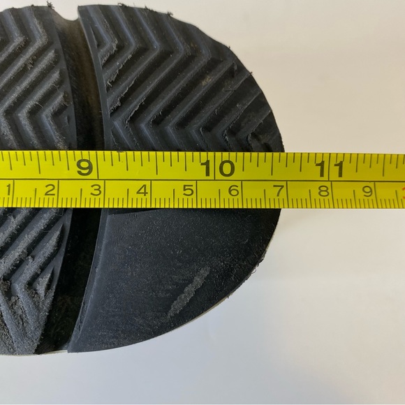 Golden Goose Private Edt Running Rare Gold Metallic Chunky Shoe Size 35EU/5-6 US - Picture 16 of 16